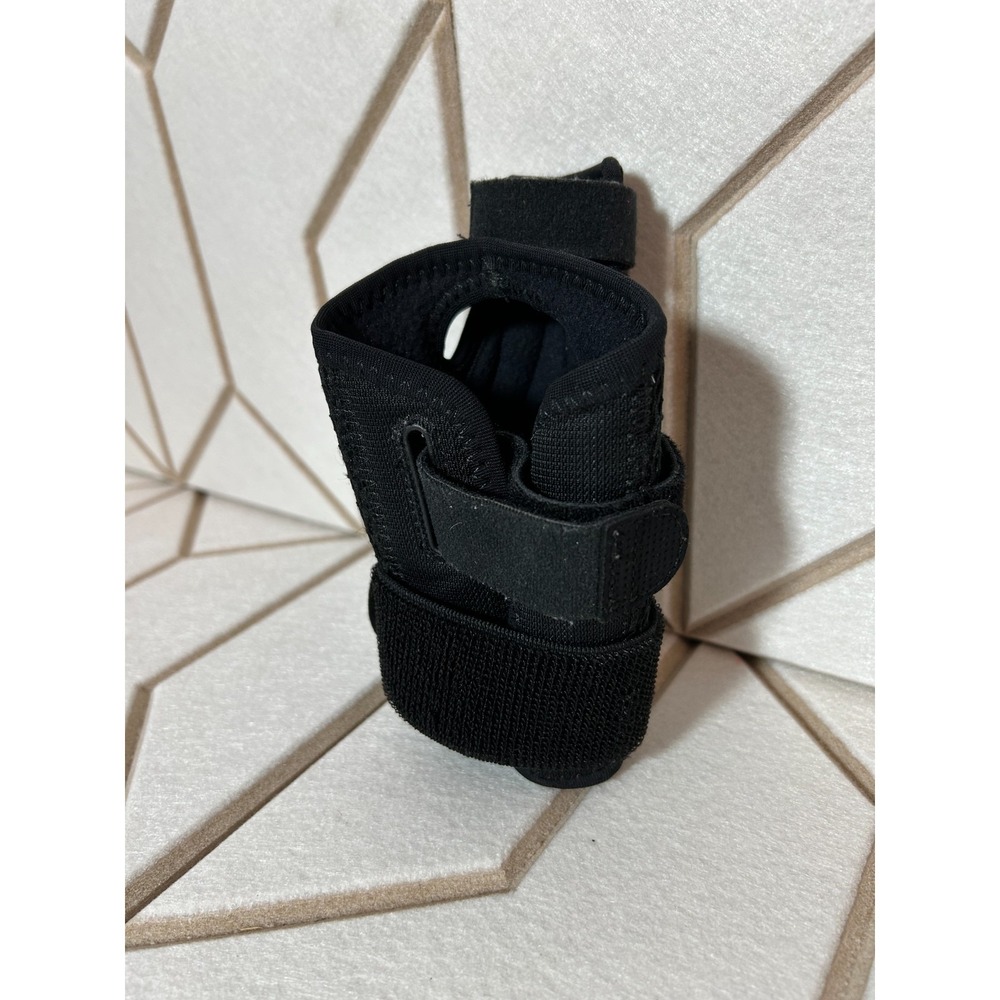 Mueller Thumb Stabilizer Wrist Brace Support Black Adjustable Left Right - Picture 6 of 6
